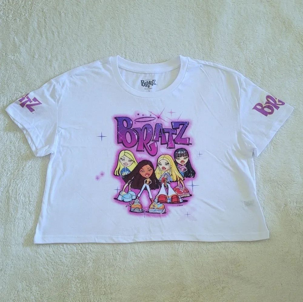 BRATZ Airbrush Graffiti Graphic Tee👕 - NWOT